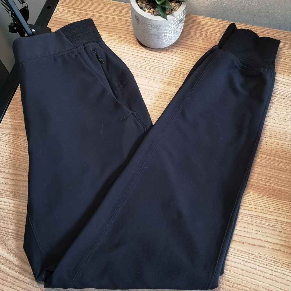 LULULEMON ATHLETICA High Rise Joggers Full Lenght  size 2